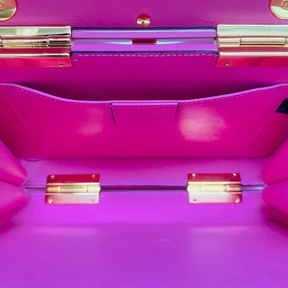 Gucci Limited Edition Sylvie 1969 Plexiglass Mini Bag w/ gold hardware and chain - Picture 8 of 16